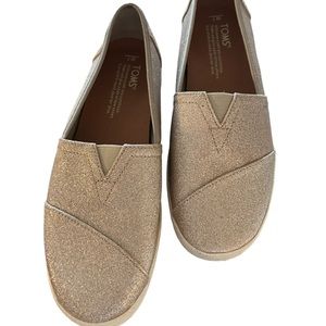 Toms Women’s W7 Slip On Rose Gold Glitter Metallic Sneakers